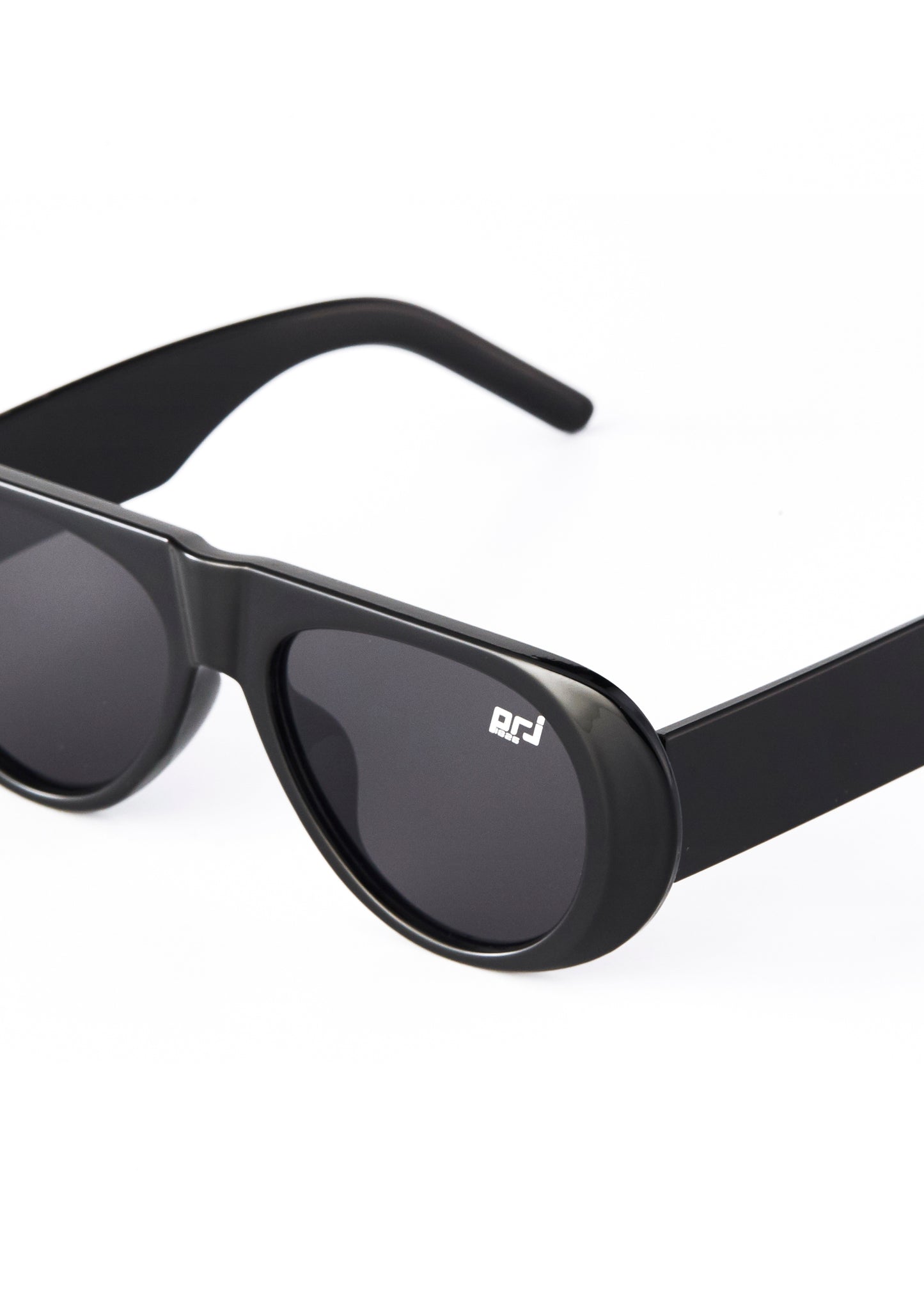 EITO SUNGLASSES BLACK GREY