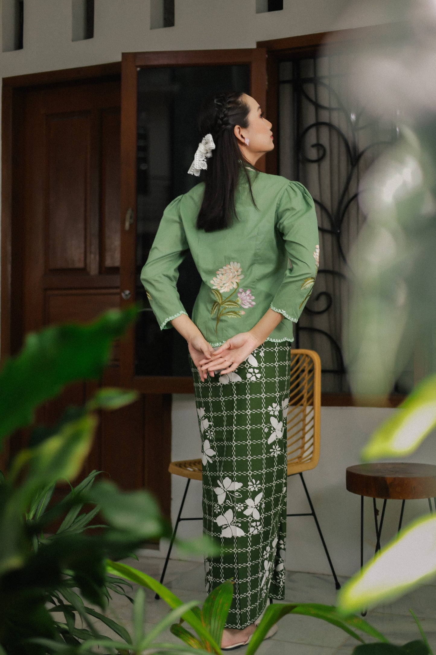 SHORT KEBAYA SERUNI LAWASAN