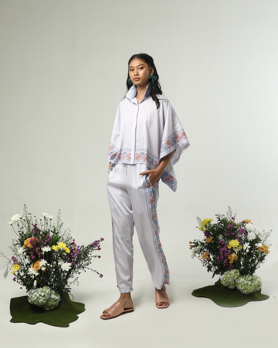 GARDENIA OFF WHITE SQUARE TOP