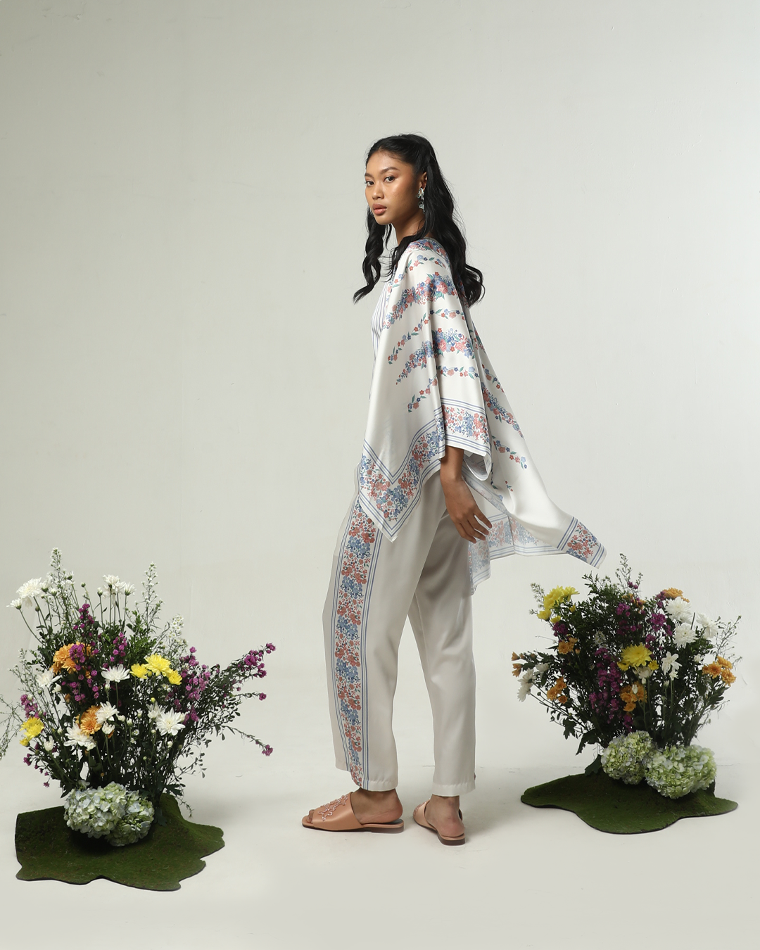 GARDENIA OFF WHITE KIMONO TOP