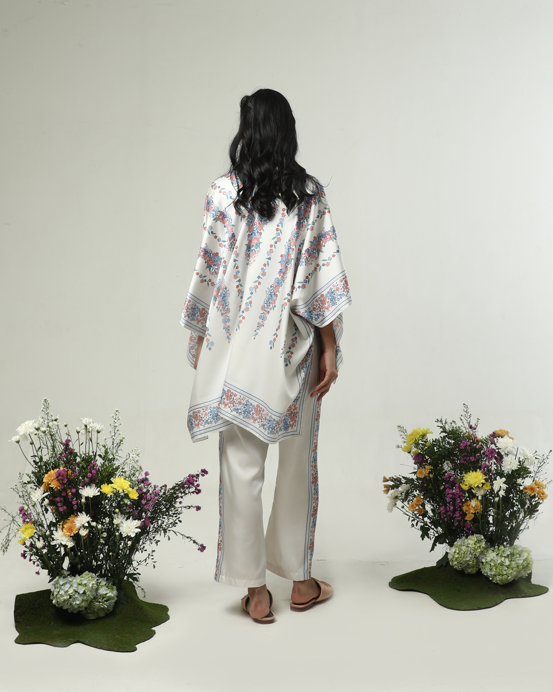GARDENIA OFF WHITE KIMONO TOP