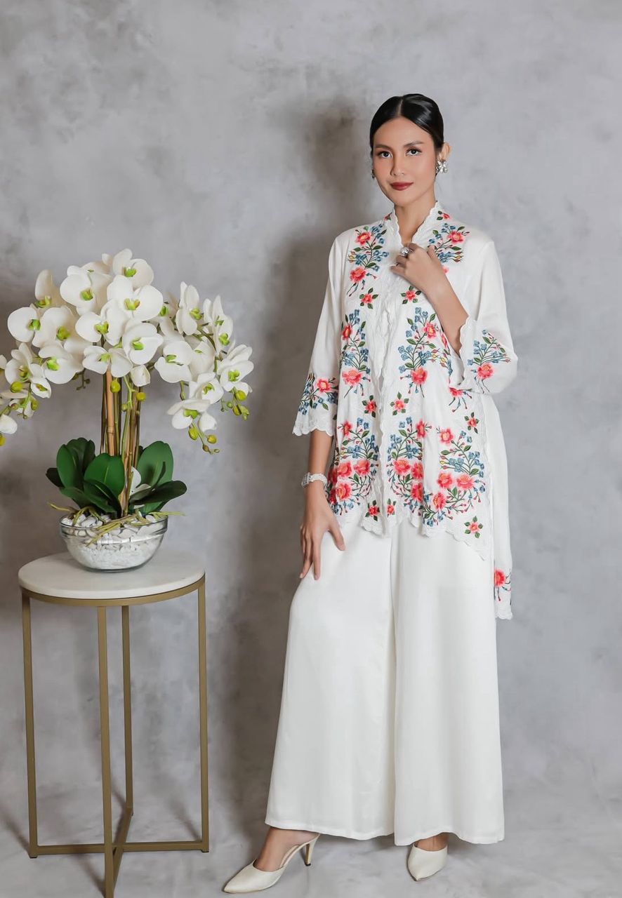 LONG KEBAYA RENDA HUNGARY