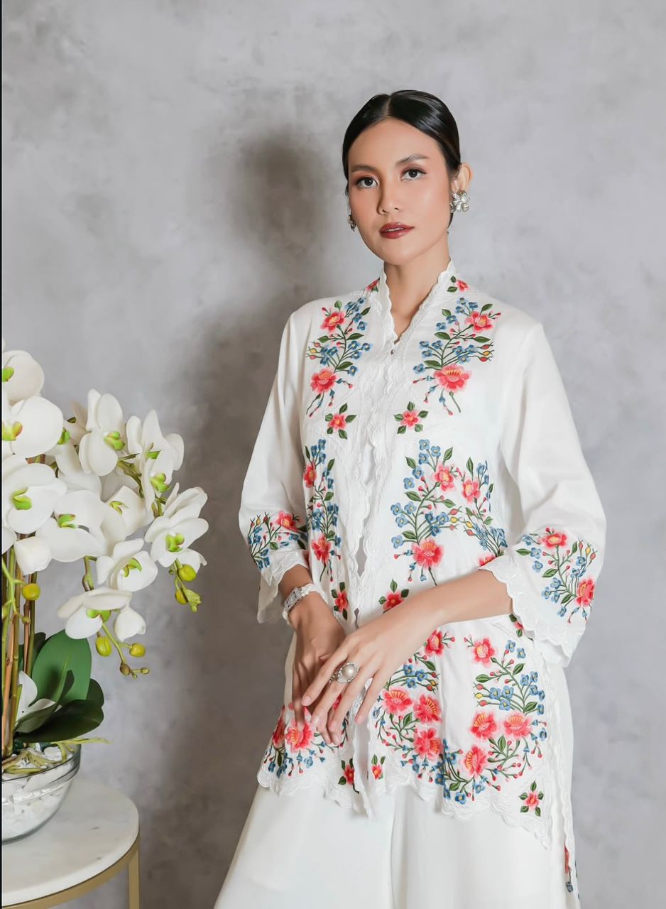 LONG KEBAYA RENDA HUNGARY