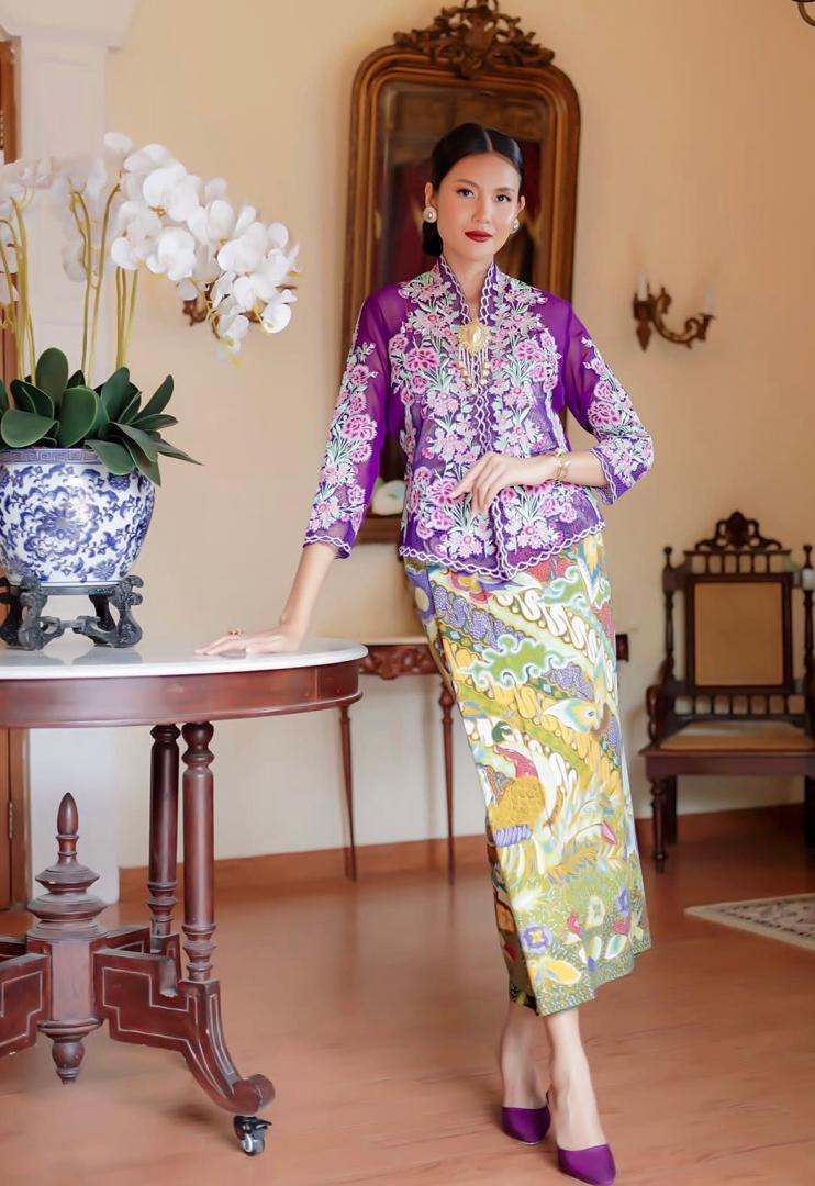 SHORT KEBAYA ANYELIR