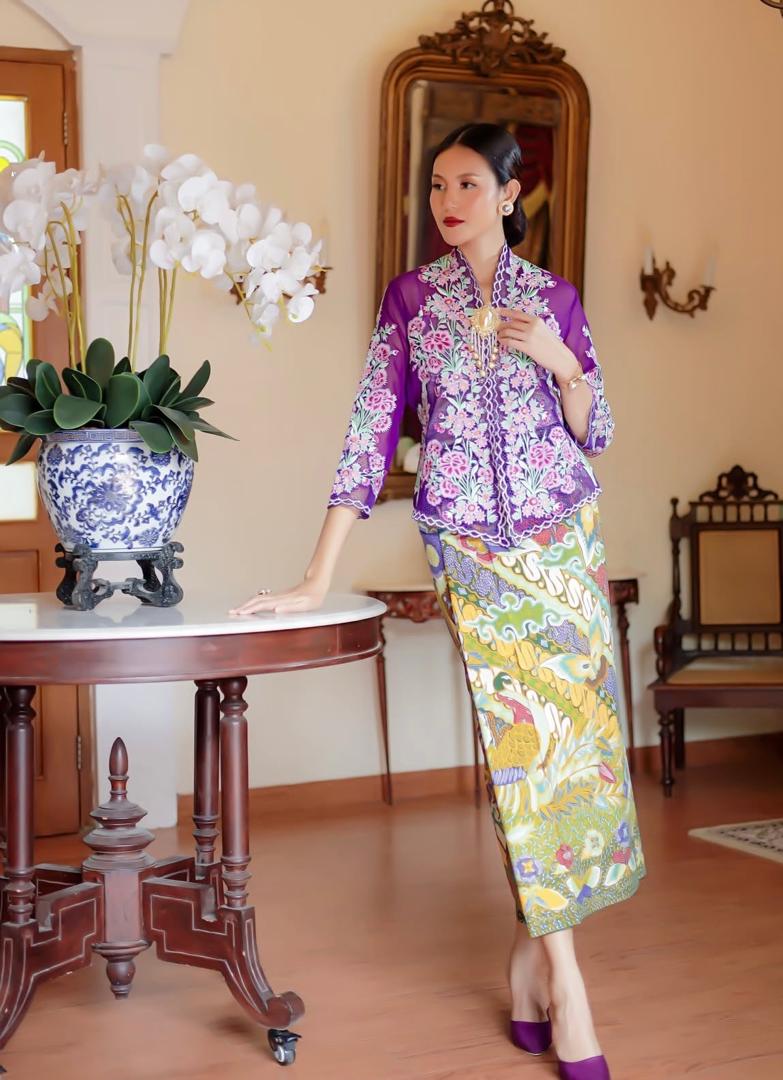 SHORT KEBAYA ANYELIR