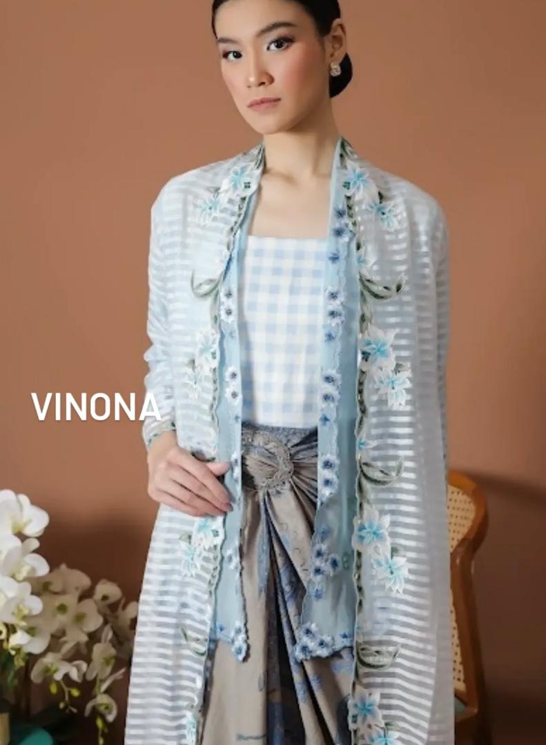 LONG KEBAYA LILY SIMPLE
