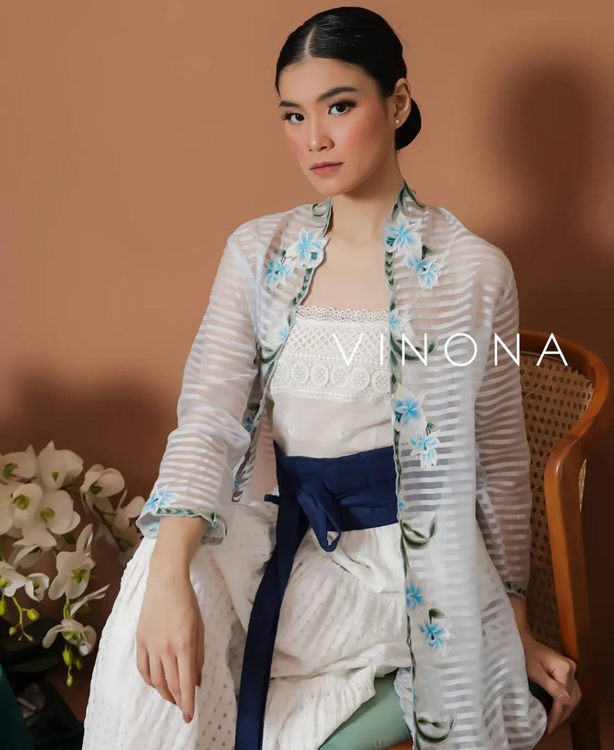 LONG KEBAYA LILY SIMPLE