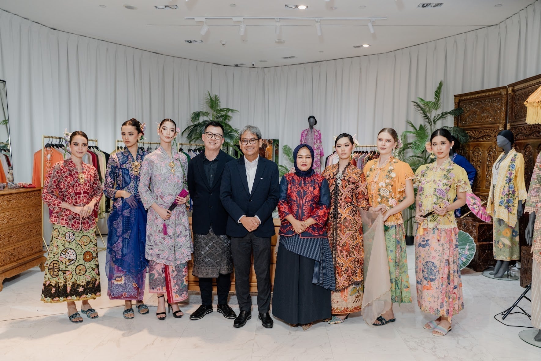 Exclusive Distributor of ROEMAH KEBAYA VIELGA in Malaysia