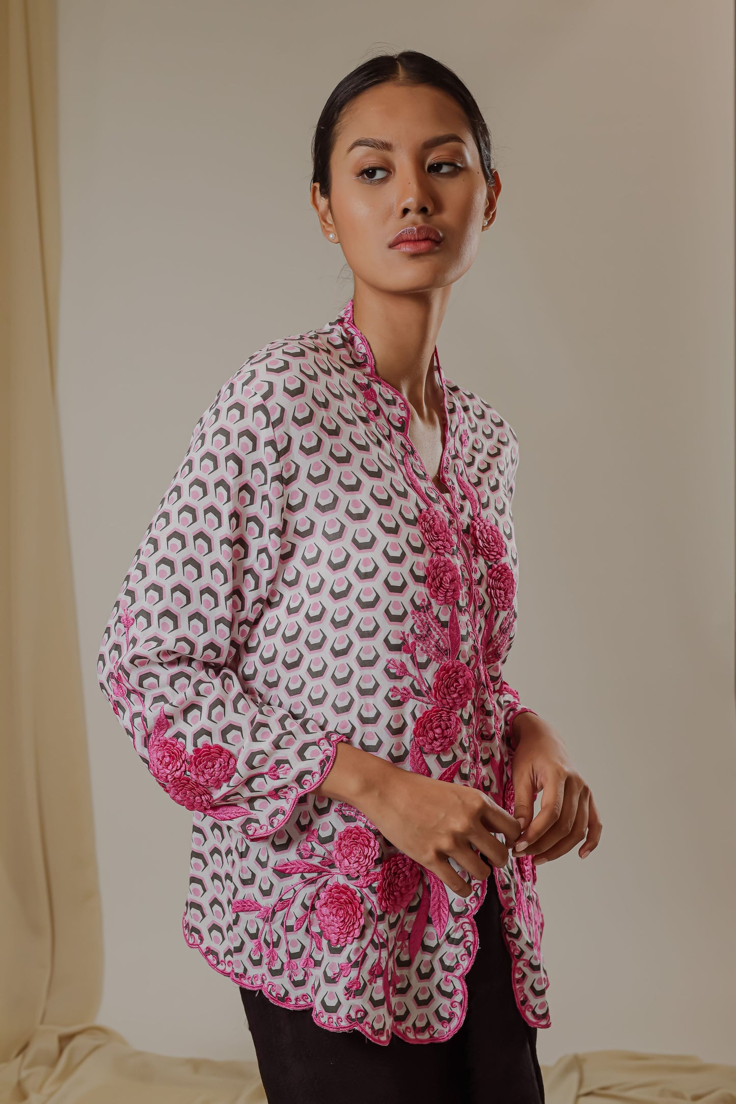 SHORT KEBAYA MAWAR 3D
