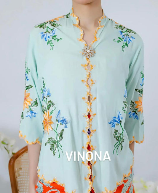 SHORT KEBAYA CONE FLOWER